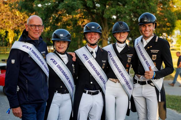 HAGEN a.T.W. - CDIO Nations Cup 2026, HAGEN a.T.W. - CDIO Nations Cup 2026 Covalliero Dressage Days 2026 Team Germany WANDRES Frederic (GER), WERTH Isabell (GER), ROTHENBERGER Semmieke (GER), NETZ Raphael (GER), ROESER Klaus (Chef dÂ Equipe) Impression am Rande CDIO Nations Cup Nationen Preis - Grand Prix de Dressage Meggle Prize Hagen a.T.W., Hof Kasselmann 03. July 2026 - *** HAGEN a T W CDIO Nations Cup 2026, HAGEN a T W CDIO Nations Cup 2026 Covalliero Dressage Days 2026 Team Germany WANDRES Frederic GER, WERTH Isabell GER, ROTHENBERGER Semmieke GER, NETZ Raphael GER, ROESER Klaus Team Manager Impressions from the Sidelines: CDIO Nations Cup, Grand Prix de Dressage, Meggle Prize, Hagen a T W, Hof Kasselmann, July 3, 2026