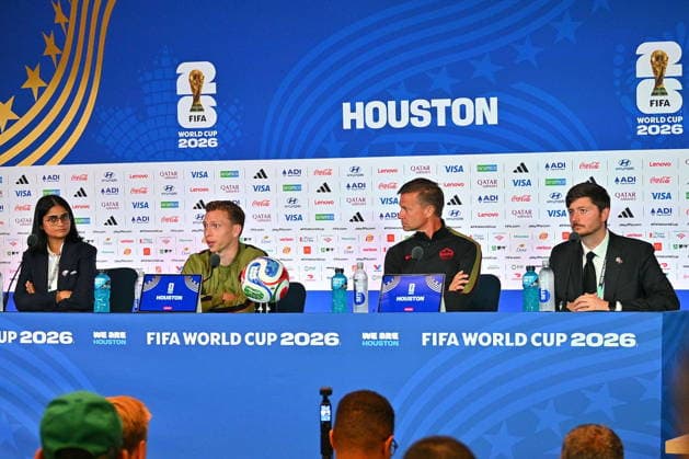 FIFA World Cup, WM, Weltmeisterschaft, Fussball 2026 - Canada press conference, PK, Pressekonferenz Canada player Alistair Johnston (centre L) and Jesse Marsch (centre R) of Canada attend a press conference, in Houston, USA, 03 July 2026. Canada will face Morocco on 04 July in a 2026 FIFA World Cup Round of 16 match. HOUSTON Texas United States  Copyright: xSAMxWASSONx