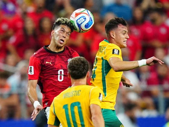 Australia v Egypt - FIFA World Cup, WM, Weltmeisterschaft, Fussball 2026 - Round of 32 ARLINGTON, USA - JULY 03: Cameron Devlin (R) of Australia in action against Emam Ashour (8) of Egypt during the 2026 FIFA World Cup Round of 32 match between Australia and Egypt at Dallas Stadium in Arlington, Texas, United States on July 03, 2026. Evrim Aydin Anadolu Texas United States. Editorial use only. Please get in touch for any other usage.  Copyright: x2026xAnadoluxEvrimxAydinx
