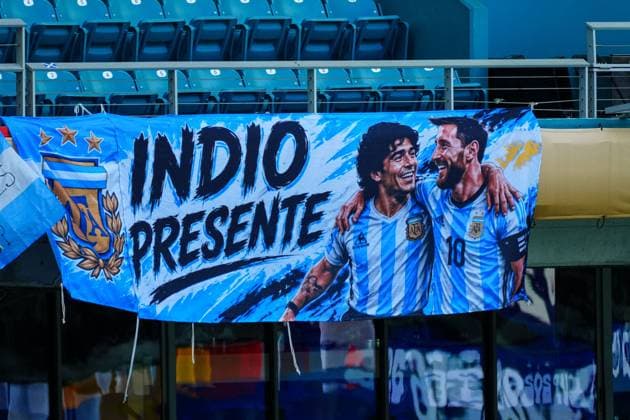 Lionel Messi of Argentina and Diego Maradona banner in Miami Stadium ahead of kick off Argentina v Cape Verde, 2026 FIFA World Cup, WM, Weltmeisterschaft, Fussball Round of 32, Football, Miami Stadium, Miami, Florida, USA - 03 Jul 2026Miami Miami Stadium Florida (FL) United States of America  Copyright: xJavierxGarcia Shutterstockx 16975460c