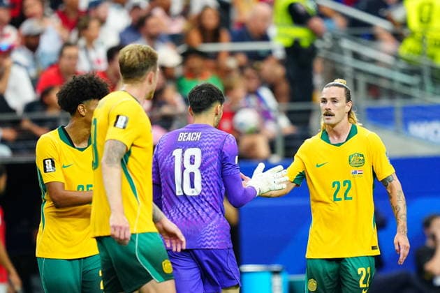 Australia v Egypt - FIFA World Cup, WM, Weltmeisterschaft, Fussball 2026 - Round of 32 ARLINGTON, USA - JULY 03: Goalkeeper Patrick Beach (18) of Australia is subbed with Mathew Ryan during the 2026 FIFA World Cup Round of 32 match between Australia and Egypt at Dallas Stadium in Arlington, Texas, United States on July 03, 2026. Evrim Aydin Anadolu Texas United States. Editorial use only. Please get in touch for any other usage.  Copyright: x2026xAnadoluxEvrimxAydinx