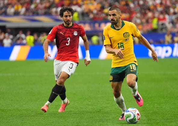 FIFA World Cup, WM, Weltmeisterschaft, Fussball 2026 - Round of 32 - Australia vs Egypt Mohamed Hany of Egypt (L) and Aziz Behich of Australia in action during the FIFA World Cup 2026 Round of 32 match Australia against Egypt, in Dallas, USA, 03 July 2026. DALLAS United States  Copyright: xJEFFREYxMCWHORTERx