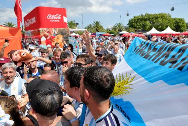 FIFA World Cup, WM, Weltmeisterschaft, Fussball 2026 - Round of 32 - Argentina vs Cape Verde Fans of Argentina arrive for the FIFA World Cup 2026 Round of 32 match Argentina against Cape Verde, in Miami, USA, 03 July 2026. MIAMI United States  Copyright: xCRISTOBALxHERRERA-ULASHKEVICHx