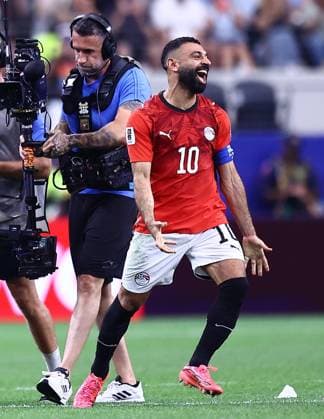 Mohamed Salah of Egypt celebrates winning the penalty shoot-out with team-mates Australia v Egypt, 2026 FIFA World Cup, WM, Weltmeisterschaft, Fussball Round of 32, Football, Dallas Stadium, Arlington, Texas, USA - 03 Jul 2026Arlington Dallas Stadium Texas (TX) United States of America  Copyright: xMichaelxZemanek Shutterstockx 16975786ak