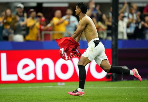 FIFA World Cup, WM, Weltmeisterschaft, Fussball 2026 - Round of 32 - Australia vs Egypt Hossam Abdelmaguid of Egypt celebrates after scoring the decisive penalty during the penalty shootout during the FIFA World Cup 2026 Round of 32 match Australia against Egypt, in Dallas, USA, 03 July 2026. DALLAS United States  Copyright: xJEFFREYxMCWHORTERx