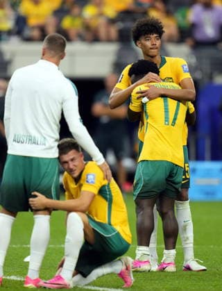 FIFA World Cup, WM, Weltmeisterschaft, Fussball 2026 - Round of 32 - Australia vs Egypt Lucas Herrington of Australia (R) and teammates react after missing a penalty during the penalty shoot out during the FIFA World Cup 2026 Round of 32 match Australia against Egypt, in Dallas, USA, 03 July 2026. E DALLAS United States  Copyright: xJEFFREYxMCWHORTERx