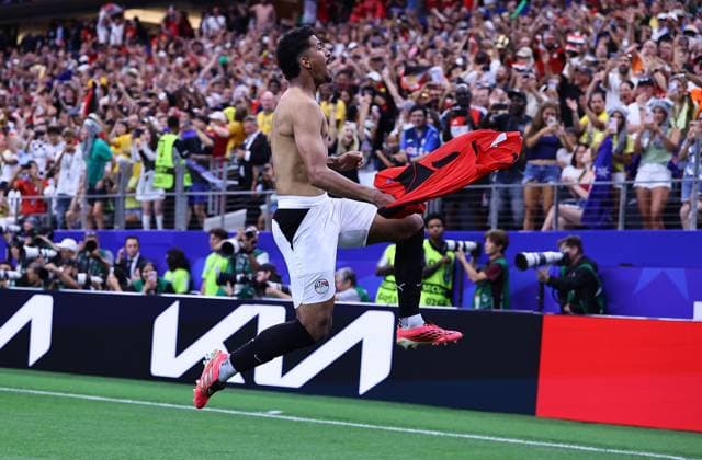 Hossam Abdelmaguid of Egypt celebrates after scoring winning penalty Australia v Egypt, 2026 FIFA World Cup, WM, Weltmeisterschaft, Fussball Round of 32, Football, Dallas Stadium, Arlington, Texas, USA - 03 Jul 2026Arlington Dallas Stadium Texas (TX) United States of America  Copyright: xMichaelxZemanek Shutterstockx 16975786aw