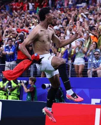 Hossam Abdelmaguid of Egypt celebrates after scoring winning penalty Australia v Egypt, 2026 FIFA World Cup, WM, Weltmeisterschaft, Fussball Round of 32, Football, Dallas Stadium, Arlington, Texas, USA - 03 Jul 2026Arlington Dallas Stadium Texas (TX) United States of America  Copyright: xMichaelxZemanek Shutterstockx 16975786ax