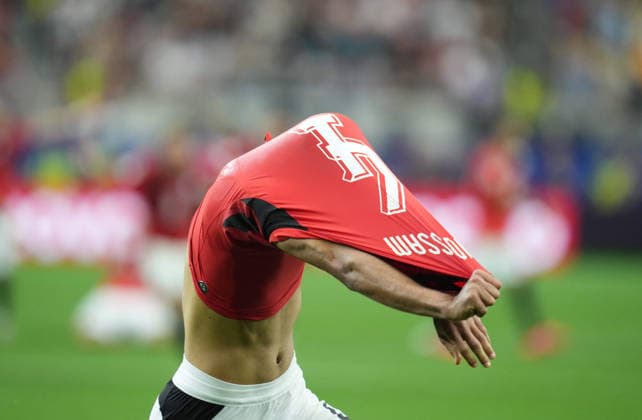 Hossam Abdelmaguid (Egypt) with post game celebration during Australia and Egypt, Round of 32 FIFA World Cup, WM, Weltmeisterschaft, Fussball 2026, Dallas Stadium, Arlington, United States on July 3, 2026. Thor Wegner DeFodi Images. (Photo by DeFodi Images) - *** Hossam Abdelmaguid of Egypt celebrates after the game between Australia and Egypt in the Round of 32 of the 2026 FIFA World Cup at Dallas Stadium in Arlington, United States, on July 3, 2026. Photo by DeFodi Images (Thor Wegner)
