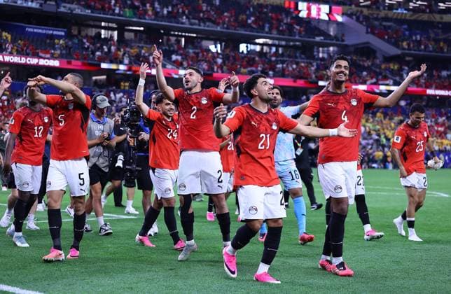 Hossam Abdelmaguid of Egypt celebrates with team mates after the match Australia v Egypt, 2026 FIFA World Cup, WM, Weltmeisterschaft, Fussball Round of 32, Football, Dallas Stadium, Arlington, Texas, USA - 03 Jul 2026Arlington Dallas Stadium Texas (TX) United States of America  Copyright: xMichaelxZemanek Shutterstockx 16975786bc