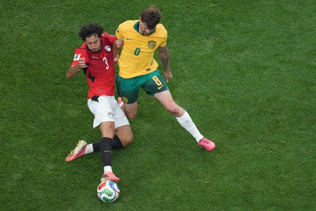 Australia s Connor Metcalfe (R) vies for the ball with Egypt s Mohamed Hany in a match of the 2026 FIFA World Cup, WM, Weltmeisterschaft, Fussball between Australia and Egypt at AT&T Stadium in Arlington, USA 03 July 2026. World Cup FIFA 2026: Australia - Egypt !ACHTUNG: NUR REDAKTIONELLE NUTZUNG!  Copyright: xKennethxFernandezx AMDEP7975 20260703-55020793247_1