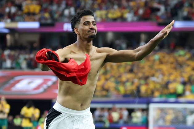 ARLINGTON, TX - JULY 03: Hossam Abdelmaguid 4 of Egypt celebrates scoring in penalty kicks and winning the FIFA World Cup, WM, Weltmeisterschaft, Fussball 2026 Round of 32 match between Australia and Egypt on July 3, 2026, at Dallas Stadium in Dallas, Texas. (Photo by David Buono Icon Sportswire) SOCCER: JUL 03 FIFA World Cup 26 Round of 32 - Australia vs Egypt EDITORIAL USE ONLY Icon260703036