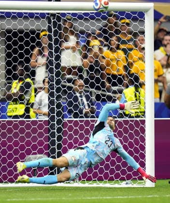 FIFA World Cup, WM, Weltmeisterschaft, Fussball 2026 - Round of 32 - Australia vs Egypt The penalty of Lucas Herrington of Australia (unseen) hits the post during the penalty shoot out during the FIFA World Cup 2026 Round of 32 match Australia against Egypt, in Dallas, USA, 03 July 2026. DALLAS United States  Copyright: xJEFFREYxMCWHORTERx