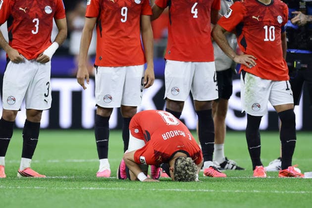 Emam Ashour (below) of Egypt reacts on the penalty round in the round of 32 match of the 2026 FIFA World Cup, WM, Weltmeisterschaft, Fussball between Australia and Egypt at AT&T Stadium in Arlington, USA, 03 July 2026. FIFA World Cup 2026: Australia - Egypt !ACHTUNG: NUR REDAKTIONELLE NUTZUNG!  Copyright: xCarlosxRamírezx GR5189 20260703-55020793303_1