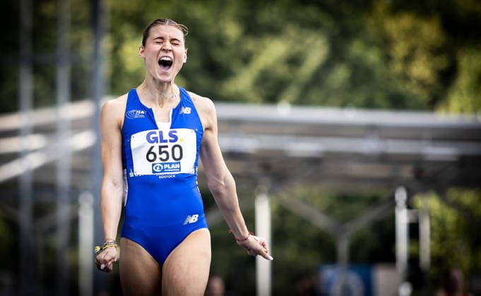 Deutsche Meisterschaften U23 U18; Bochum-Wattenscheid, 03.07.2026 Zieljubel: Johanna Martin (1. LAV Rostock). 400-Meter-Spezialistin Johanna Martin hat am ersten Tag der U18- U23-DM in Bochum-Wattenscheid für einen Paukenschlag gesorgt: Die 20-Jährige pulverisierte mit 50,57 Sekunden schon im Vorlauf ihre Bestzeit und unterbot damit zugleich die EM-Direktnorm. Es war das beste Resultat einer deutschen Langsprinterin seit dem Jahr 2001; Deutsche Meisterschaften U23 U18 am 03.07.2026 im Lohrheidestadion in Bochum-Wattenscheid (Nordrhein-Westfalen). *** German U23 and U18 Championships, Bochum-Wattenscheid, July 3, 2026, Johanna Martin Celebrates at the Finish Line, 1st, LAV Rostock: 400-meter specialist Johanna Martin caused a sensation on the first day of the U18 and U23 German Championships in Bochum-Wattenscheid. The 20-year-old shattered her personal best with a time of 50.57 seconds in the preliminary round, simultaneously meeting the direct qualifying standard for the European Championships. It was the best result by a German middle-distance runner since 2001. German U23 and U18 Championships on July 3, 2026, at the Lohrheidestadion in Bochum-Wattenscheid, North Rhine-Westphalia Westphalia Copyright: xBEAUTIFULxSPORTS R.xSchmittx