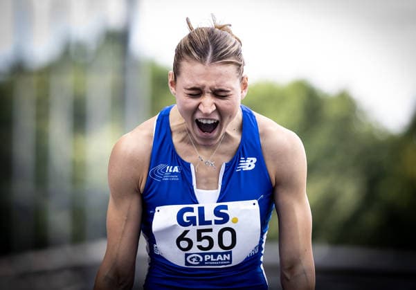 Deutsche Meisterschaften U23 U18; Bochum-Wattenscheid, 03.07.2026 Zieljubel: Johanna Martin (1. LAV Rostock). 400-Meter-Spezialistin Johanna Martin hat am ersten Tag der U18- U23-DM in Bochum-Wattenscheid für einen Paukenschlag gesorgt: Die 20-Jährige pulverisierte mit 50,57 Sekunden schon im Vorlauf ihre Bestzeit und unterbot damit zugleich die EM-Direktnorm. Es war das beste Resultat einer deutschen Langsprinterin seit dem Jahr 2001; Deutsche Meisterschaften U23 U18 am 03.07.2026 im Lohrheidestadion in Bochum-Wattenscheid (Nordrhein-Westfalen). *** German U23 and U18 Championships, Bochum-Wattenscheid, July 3, 2026, Johanna Martin Celebrates at the Finish Line, 1st, LAV Rostock: 400-meter specialist Johanna Martin caused a sensation on the first day of the U18 and U23 German Championships in Bochum-Wattenscheid. The 20-year-old shattered her personal best with a time of 50.57 seconds in the preliminary round, simultaneously meeting the direct qualifying standard for the European Championships. It was the best result by a German middle-distance runner since 2001. German U23 and U18 Championships on July 3, 2026, at the Lohrheidestadion in Bochum-Wattenscheid, North Rhine-Westphalia Westphalia Copyright: xBEAUTIFULxSPORTS R.xSchmittx
