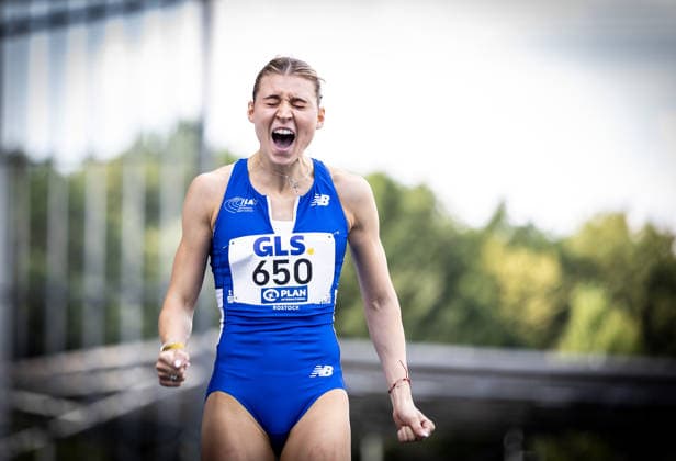 Deutsche Meisterschaften U23 U18; Bochum-Wattenscheid, 03.07.2026 Zieljubel: Johanna Martin (1. LAV Rostock). 400-Meter-Spezialistin Johanna Martin hat am ersten Tag der U18- U23-DM in Bochum-Wattenscheid für einen Paukenschlag gesorgt: Die 20-Jährige pulverisierte mit 50,57 Sekunden schon im Vorlauf ihre Bestzeit und unterbot damit zugleich die EM-Direktnorm. Es war das beste Resultat einer deutschen Langsprinterin seit dem Jahr 2001; Deutsche Meisterschaften U23 U18 am 03.07.2026 im Lohrheidestadion in Bochum-Wattenscheid (Nordrhein-Westfalen). *** German U23 and U18 Championships, Bochum-Wattenscheid, July 3, 2026, Johanna Martin Celebrates at the Finish Line, 1st, LAV Rostock: 400-meter specialist Johanna Martin caused a sensation on the first day of the U18 and U23 German Championships in Bochum-Wattenscheid. The 20-year-old shattered her personal best with a time of 50.57 seconds in the preliminary round, simultaneously meeting the direct qualifying standard for the European Championships. It was the best result by a German middle-distance sprinter since 2001. German U23 and U18 Championships on July 3, 2026, at the Lohrheidestadion in Bochum-Wattenscheid, North Rhine-Westphalia Westphalia Copyright: xBEAUTIFULxSPORTS R.xSchmittx