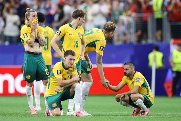 Australian players lament after loosing on penalties in the round of 32 match of the 2026 FIFA World Cup, WM, Weltmeisterschaft, Fussball between Australia and Egypt at AT&T Stadium in Arlington, USA, 03 July 2026. FIFA World Cup 2026: Australia - Egypt !ACHTUNG: NUR REDAKTIONELLE NUTZUNG!  Copyright: xCarlosxRamírezx GR5203 20260703-55020793315_1