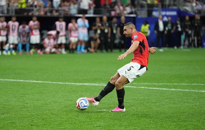 Ramy Rabia (Egypt) during Australia and Egypt, Round of 32 FIFA World Cup, WM, Weltmeisterschaft, Fussball 2026, Dallas Stadium, Arlington, United States on July 3, 2026. Thor Wegner DeFodi Images. (Photo by DeFodi Images) - *** Ramy Rabia of Egypt during the Australia vs. Egypt match in the Round of 32 of the 2026 FIFA World Cup at Dallas Stadium in Arlington, United States, on July 3, 2026. Photo by DeFodi Images (Thor Wegner)