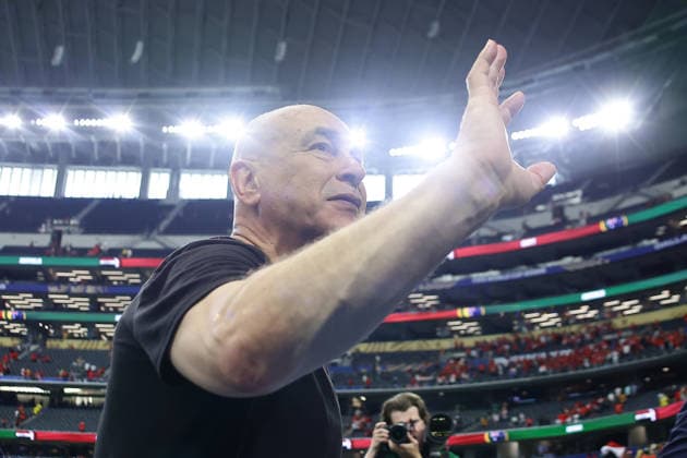 Egypt s coach Hossam Hassan celebrates at the end of the round of 32 match of the 2026 FIFA World Cup, WM, Weltmeisterschaft, Fussball between Australia and Egypt at AT&T Stadium in Arlington, USA, 03 July 2026. FIFA World Cup 2026: Australia - Egypt !ACHTUNG: NUR REDAKTIONELLE NUTZUNG!  Copyright: xCarlosxRamírezx GR5207 20260703-55020793344_1