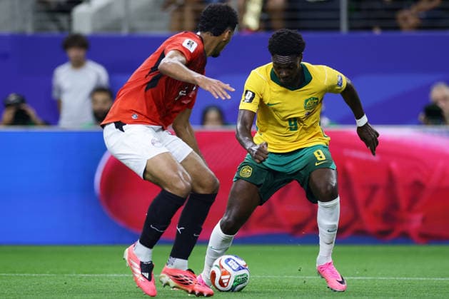 Mohamed Toure (R) of Australia controls a ball during the round of 32 match of the 2026 FIFA World Cup, WM, Weltmeisterschaft, Fussball between Australia and Egypt at AT&T Stadium in Arlington, USA, 03 July 2026. FIFA World Cup 2026: Australia - Egypt !ACHTUNG: NUR REDAKTIONELLE NUTZUNG!  Copyright: xCarlosxRamírezx GR5172 20260703-55020793357_1