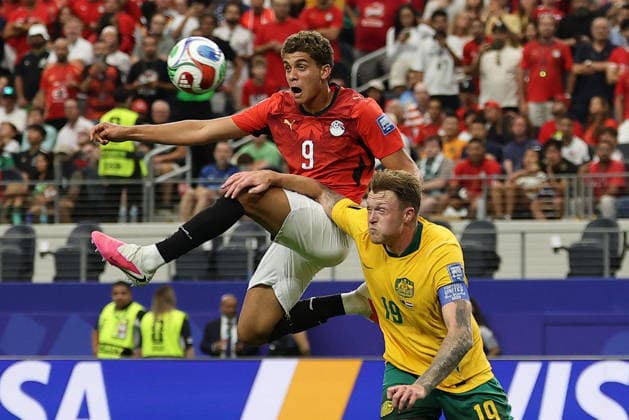 FIFA World Cup, WM, Weltmeisterschaft, Fussball 2026 - Round of 32 - Australia vs Egypt Hamza Abdelkarim (L) of Egypt in action against Harry Souttar of Australia during the FIFA World Cup 2026 Round of 32 match Australia against Egypt, in Dallas, USA, 03 July 2026. DALLAS United States  Copyright: xCHRISTOPHERxNEUNDORFx