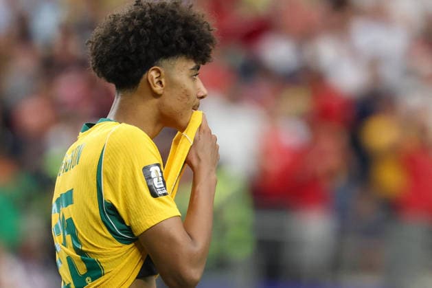 ARLINGTON, TX - JULY 03: Lucas Herrington 25 of Australia reacts after hitting the cross bar in penalty kicks during the FIFA World Cup, WM, Weltmeisterschaft, Fussball 2026 Round of 32 match between Australia and Egypt on July 3, 2026, at Dallas Stadium in Dallas, Texas. (Photo by David Buono Icon Sportswire) SOCCER: JUL 03 FIFA World Cup 26 Round of 32 - Australia vs Egypt EDITORIAL USE ONLY Icon260703063
