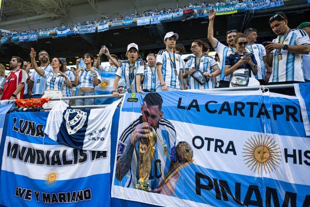 260704 Fans of Argentina ahead of the FIFA World Cup, WM, Weltmeisterschaft, Fussball 2026 round of 32 football match between Argentina and Cabo Verde on July 4, 2026 in Miami. Photo: Jon Olav Nesvold BILDBYRAN COP 217 JE0139 fotboll football soccer fotball vm fotbolls-vm fotball-vm fotbolls-vm 2026 fifa world cup 2026 sextondelsfinal round of 32 23 bbeng publik *** July 4, 2026: Argentina fans ahead of the FIFA World Cup 2026 Round of 32 soccer match between Argentina and Cape Verde on July 4, 2026 in Miami. Photo by Jon Olav Nesvold, BILDBYRAN COP 217 JE0139 soccer football fotball World Cup soccer World Cup 2026 FIFA World Cup 2026 Round of 32 23 bbeng audience  Copyright: JONxOLAVxNESVOLD BB260704JE004