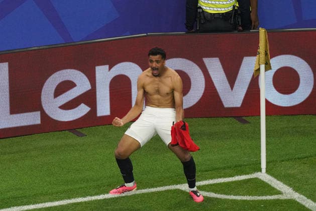 Egypt s Hossam Abdelmaguid celebrates at the end of the 2026 FIFA World Cup, WM, Weltmeisterschaft, Fussball Round match between Australia and Egypt at AT&T Stadium in Arlington, USA 03 July 2026. World Cup FIFA 2026: Australia - Egypt !ACHTUNG: NUR REDAKTIONELLE NUTZUNG!  Copyright: xKennethxFernandezx AMDEP7981 20260703-55020793591_1