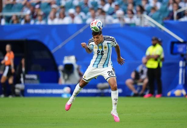 Argentina v Cape Verde - FIFA World Cup, WM, Weltmeisterschaft, Fussball 2026 - Round of 32 FLORIDA, USA - JULY 03: Nahuel Molina of Argentina plays the ball during the 2026 FIFA World Cup Round of 32 match between Argentina and Cape Verde at the Hard Rock Stadium (Miami Stadium) in Miami Gardens, Florida, United States on July 03, 2026. Jose Hernandez Anadolu Florida United States. Editorial use only. Please get in touch for any other usage.  Copyright: x2026xAnadoluxJosexHernandezx