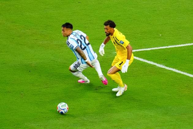 Vozinha of Cape Verde dummies Lautaro Martinez of Argentina Argentina v Cape Verde, 2026 FIFA World Cup, WM, Weltmeisterschaft, Fussball Round of 32, Football, Miami Stadium, Miami, Florida, USA - 03 Jul 2026Miami Miami Stadium Florida (FL) United States of America  Copyright: xJavierxGarcia Shutterstockx 16975460ah