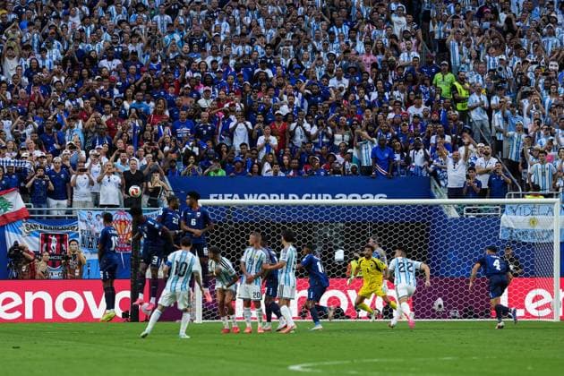Argentina and Cape Verde fans watch Lionel Messi of Argentina take a free kick Argentina v Cape Verde, 2026 FIFA World Cup, WM, Weltmeisterschaft, Fussball Round of 32, Football, Miami Stadium, Miami, Florida, USA - 03 Jul 2026Miami Miami Stadium Florida (FL) United States of America  Copyright: xIsmaelxAdnan Shutterstockx 16975459ai