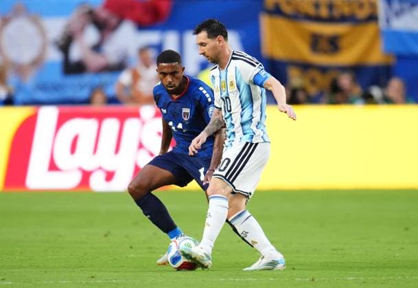 Argentina v Cape Verde - FIFA World Cup, WM, Weltmeisterschaft, Fussball 2026 - Round of 32 FLORIDA, USA - JULY 03: Lionel Messi of Argentina plays the ball during the 2026 FIFA World Cup Round of 32 match between Argentina and Cape Verde at the Hard Rock Stadium (Miami Stadium) in Miami Gardens, Florida, United States on July 03, 2026. Jose Hernandez Anadolu Florida United States. Editorial use only. Please get in touch for any other usage.  Copyright: x2026xAnadoluxJosexHernandezx
