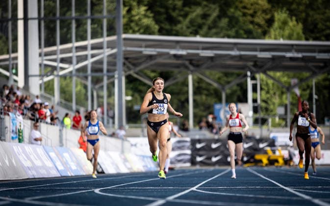 Deutsche Meisterschaften U23 U18; Bochum-Wattenscheid, 03.07.2026 Auf der Ziellinie im 400m-Vorlauf: Lena Leege (SCC Berlin); Deutsche Meisterschaften U23 U18 am 03.07.2026 im Lohrheidestadion in Bochum-Wattenscheid (Nordrhein-Westfalen). *** German U23 and U18 Championships, Bochum Wattenscheid, July 3, 2026: Lena Leege of SCC Berlin crosses the finish line in the 400m preliminary heat at the German U23 and U18 Championships on July 3, 2026, at Lohrheidestadion in Bochum-Wattenscheid, North Rhine-Westphalia Copyright: xBEAUTIFULxSPORTS R.xSchmittx