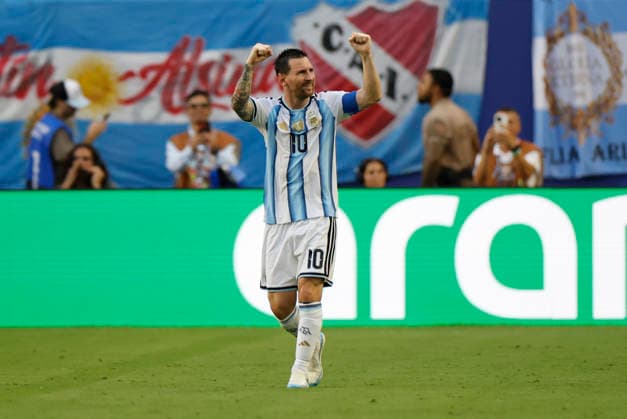 Argentina s Lionel Messi celebrates a goal in a FIFA World Cup, WM, Weltmeisterschaft, Fussball 2026 match between Argentina and Cape Verde at Hard Rock Stadium in Miami, USA, 03 July 2026. FIFA World Cup 2026 - Round of 32 - Argentina vs Cape Verde !ACHTUNG: NUR REDAKTIONELLE NUTZUNG!  Copyright: xAlbertoxEstevezx AME7213 20260703-55020793866_1
