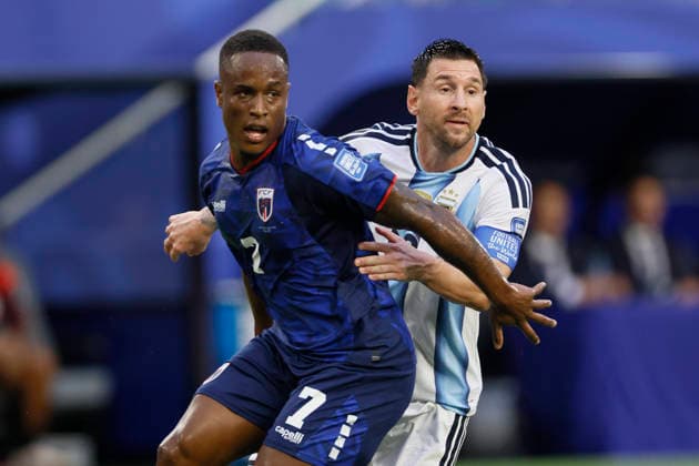 Argentina v Cabo Verde: Round of 32 - FIFA World Cup, WM, Weltmeisterschaft, Fussball 2026 Jovane Cabral of Cabo Verde and Lionel Messi of Argentina challenge during the FIFA World Cup 2026 Round Of 32 match between Argentina and Cabo Verde at Miami Stadium on July 3, 2026 in Miami Gardens, United States. Miami Gardens Miami Stadium FL United States Copyright: xAllstarxPicturexLibraryxLtdx