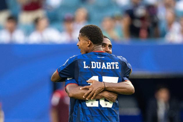 260704 Deroy Duarte and Laros Duarte of Cabo Verde celebrate after scoring 1-1 during the FIFA World Cup, WM, Weltmeisterschaft, Fussball 2026 round of 32 football match between Argentina and Cabo Verde on July 4, 2026 in Miami. Photo: Jon Olav Nesvold BILDBYRAN COP 217 JE0139 fotboll football soccer fotball vm fotbolls-vm fotball-vm fotbolls-vm 2026 fifa world cup 2026 sextondelsfinal round of 32 23 bbeng jubel *** July 4, 2026: Deroy Duarte and Laros Duarte of Cape Verde celebrate after scoring the 1-1 goal during the FIFA World Cup 2026 Round of 32 soccer match between Argentina and Cape Verde on July 4, 2026 in Miami. Photo by Jon Olav Nesvold. BILDBYRAN COP 217 JE0139 soccer football fotball World Cup soccer World Cup fotball World Cup soccer World Cup 2026 FIFA World Cup 2026 round of 32 23 bbeng celebration  Copyright: JONxOLAVxNESVOLD BB260704JE069