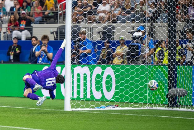 July 3, 2026, Arlington, Texas, USA: Australia player 18 GK PATRICK BEACH could not stop the goal from Egypt. World Cup 2026: Australia-Vs-Egypt 2-4 Won On Penalties 2-4  - ZUMAm147 20260703_zap_m147_013 Copyright: xHossxMcBainx