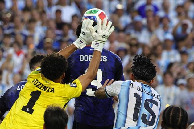 FIFA World Cup, WM, Weltmeisterschaft, Fussball 2026 - Round of 32 - Argentina vs Cape Verde Goalkeeper Vozinha of Cape Verde in action during the FIFA World Cup 2026 Round of 32 match Argentina against Cape Verde, in Miami, Florida, USA, 03 July 2026. MIAMI United States  Copyright: xCRISTOBALxHERRERA-ULASHKEVICHx