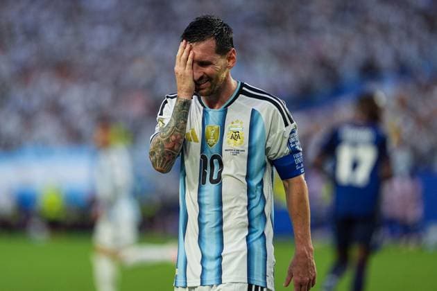 Lionel Messi of Argentina dejected after a missed chance Argentina v Cape Verde, 2026 FIFA World Cup, WM, Weltmeisterschaft, Fussball Round of 32, Football, Miami Stadium, Miami, Florida, USA - 03 Jul 2026Miami Miami Stadium Florida (FL) United States of America  Copyright: xIsmaelxAdnan Shutterstockx 16975459cp