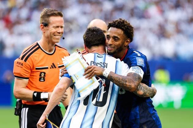 RECORD DATE NOT STATED FIFA World Cup, WM, Weltmeisterschaft, Fussball 2026 - Round of 32 - Argentina v Cape Verde Lionel Messi player of Argentina and Ryan Mendes player of Cape Verde during the FIFA World Cup 2026 Round of 32 match between Argentina and Cape Verde, at Miami Stadium, in Florida, United States, on Friday, July 03, 2026.(Foto: Vanessa Carvalho Brazil Photo Press IMAGO) Sports Copyright: xVanessaxCarvalhox
