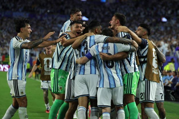 FIFA World Cup, WM, Weltmeisterschaft, Fussball 2026 - Round of 32 - Argentina vs Cape Verde Players of Argentina celebrate the 3-2 goal during the FIFA World Cup 2026 Round of 32 match Argentina against Cape Verde, in Miami, Florida, USA, 03 July 2026. MIAMI United States  Copyright: xCRISTOBALxHERRERA-ULASHKEVICHx