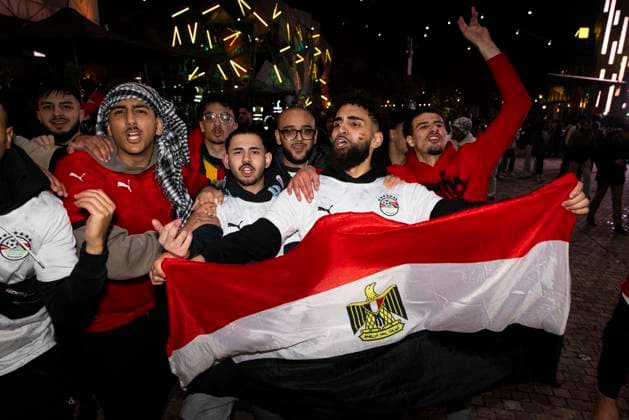 July 4, 2026, Melbourne, Victoria, Australia: Egyptian fans celebrate after Egypt s victory over Australia during a public viewing of the 2026 FIFA World Cup, WM, Weltmeisterschaft, Fussball Round of 32 match at Federation Square in Melbourne, Australia. FIFA World Cup Watch Party In Melbourne, Australia  - ZUMAs387 20260704_zip_s387_002 Copyright: xJoshxStanyerx