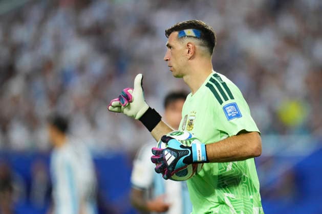 July 3, 2026, Miami Gardens, Florida, United States: Emiliano Martinez of Argentina gestures during the FIFA World Cup, WM, Weltmeisterschaft, Fussball 2026 Round Of 32 match between Argentina and Cabo Verde at Miami Stadium on July 3, 2026 in Miami Gardens, United States. Argentina V Cabo Verde: Round Of 32 - FIFA World Cup 2026  - ZUMAa181 20260703_zaa_a181_081 Copyright: xJosexBretonx