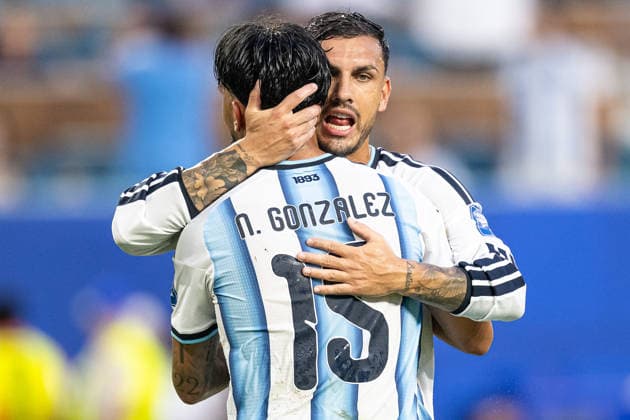 260704 Cristian Romero and Leandro Paredes of Argentina during the FIFA World Cup, WM, Weltmeisterschaft, Fussball 2026 round of 32 football match between Argentina and Cabo Verde on July 4, 2026 in Miami. Photo: Jon Olav Nesvold BILDBYRAN COP 217 JE0139 fotboll football soccer fotball vm fotbolls-vm fotball-vm fotbolls-vm 2026 fifa world cup 2026 sextondelsfinal round of 32 23 bbeng *** July 4, 2026: Cristian Romero and Leandro Paredes of Argentina during the FIFA World Cup 2026 Round of 32 soccer match between Argentina and Cape Verde on July 4, 2026 in Miami Photo Jon Olav Nesvold BILDBYRAN COP 217 JE0139 soccer football fotball World Cup soccer World Cup 2026 FIFA World Cup 2026 round of 32 23 bbeng  Copyright: JONxOLAVxNESVOLD BB260704JE113