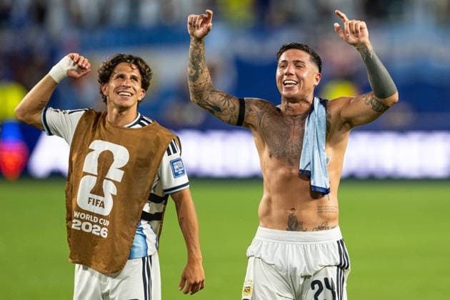 260704 Giuliano Simeone and Enzo Fernandez of Argentina celebrate after the FIFA World Cup, WM, Weltmeisterschaft, Fussball 2026 round of 32 football match between Argentina and Cabo Verde on July 4, 2026 in Miami. Photo: Jon Olav Nesvold BILDBYRAN COP 217 JE0139 fotboll football soccer fotball vm fotbolls-vm fotball-vm fotbolls-vm 2026 fifa world cup 2026 sextondelsfinal round of 32 23 bbeng jubel *** July 4, 2026: Giuliano Simeone and Enzo Fernandez of Argentina celebrate after the FIFA World Cup 2026 Round of 32 soccer match between Argentina and Cape Verde on July 4, 2026 in Miami. Photo by Jon Olav Nesvold, BILDBYRAN COP 217 JE0139 soccer football fotball World Cup soccer World Cup 2026 FIFA World Cup 2026 round of 32 23 bbeng celebration  Copyright: JONxOLAVxNESVOLD BB260704JE138