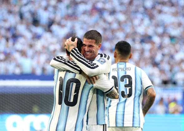 (260704) -- MIAMI, July 4, 2026 -- Lionel Messi (L) of Argentina celebrates with Rodrigo de Paul after scoring during the round of 32 match between Argentina and Cabo Verde at the 2026 FIFA World Cup, WM, Weltmeisterschaft, Fussball at Miami Stadium, Miami, the United States, July 3, 2026. ) (SP)U.S.-MIAMI-FOOTBALL-FIFA WORLD CUP-ROUND OF 32-ARGENTINA VS CABO VERDE ZhangxChen 
