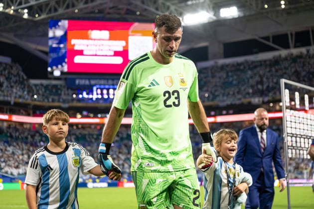 260704 Goalkeeper Emiliano Martinez of Argentina after the FIFA World Cup, WM, Weltmeisterschaft, Fussball 2026 round of 32 football match between Argentina and Cabo Verde on July 4, 2026 in Miami. Photo: Jon Olav Nesvold BILDBYRAN COP 217 JE0139 fotboll football soccer fotball vm fotbolls-vm fotball-vm fotbolls-vm 2026 fifa world cup 2026 sextondelsfinal round of 32 23 bbeng *** July 4, 2026: Argentina goalkeeper Emiliano Martinez after the 2026 FIFA World Cup Round of 32 soccer match between Argentina and Cape Verde on July 4, 2026 in Miami. Photo by Jon Olav Nesvold, BILDBYRAN COP 217 JE0139 soccer football fotball World Cup soccer World Cup 2026 FIFA World Cup 2026 Round of 32 23 bbeng  Copyright: JONxOLAVxNESVOLD BB260704JE144
