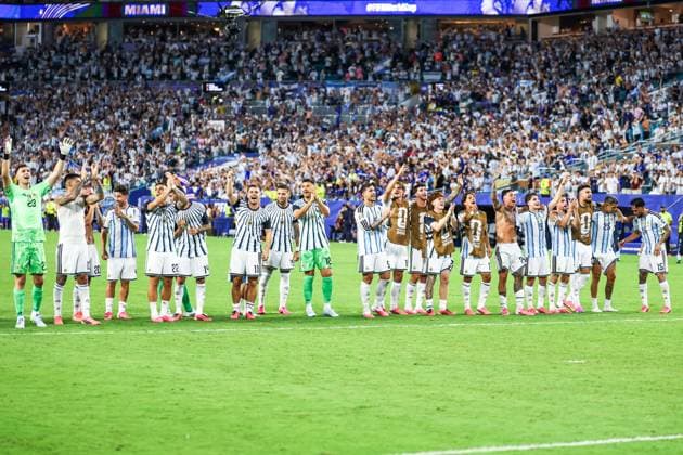 RECORD DATE NOT STATED FIFA World Cup, WM, Weltmeisterschaft, Fussball 2026 - Round of 32 - Argentina v Cape Verde Argentina players celebrate their 3 2 victory over Cape Verde after the FIFA World Cup 2026 Round of 32 match at Miami Stadium, in Florida, United States, on Friday, July 03, 2026.(Foto: Vanessa Carvalho Brazil Photo Press IMAGO) Sports Copyright: xVanessaxCarvalhox