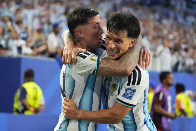 Lisandro Martinez (R) and Enzo Fernandez (L) of Argentina celebrate a goal during a round of 32 match of the 2026 FIFA World Cup, WM, Weltmeisterschaft, Fussball between Argentina and Cape Verde at Hard Rock Stadium in Miami, USA, 03 July 2026. FIFA World Cup 2026: Argentina - Cape Verde !ACHTUNG: NUR REDAKTIONELLE NUTZUNG!  Copyright: xAlbertoxBoalx GR6108 20260704-55020794748_1